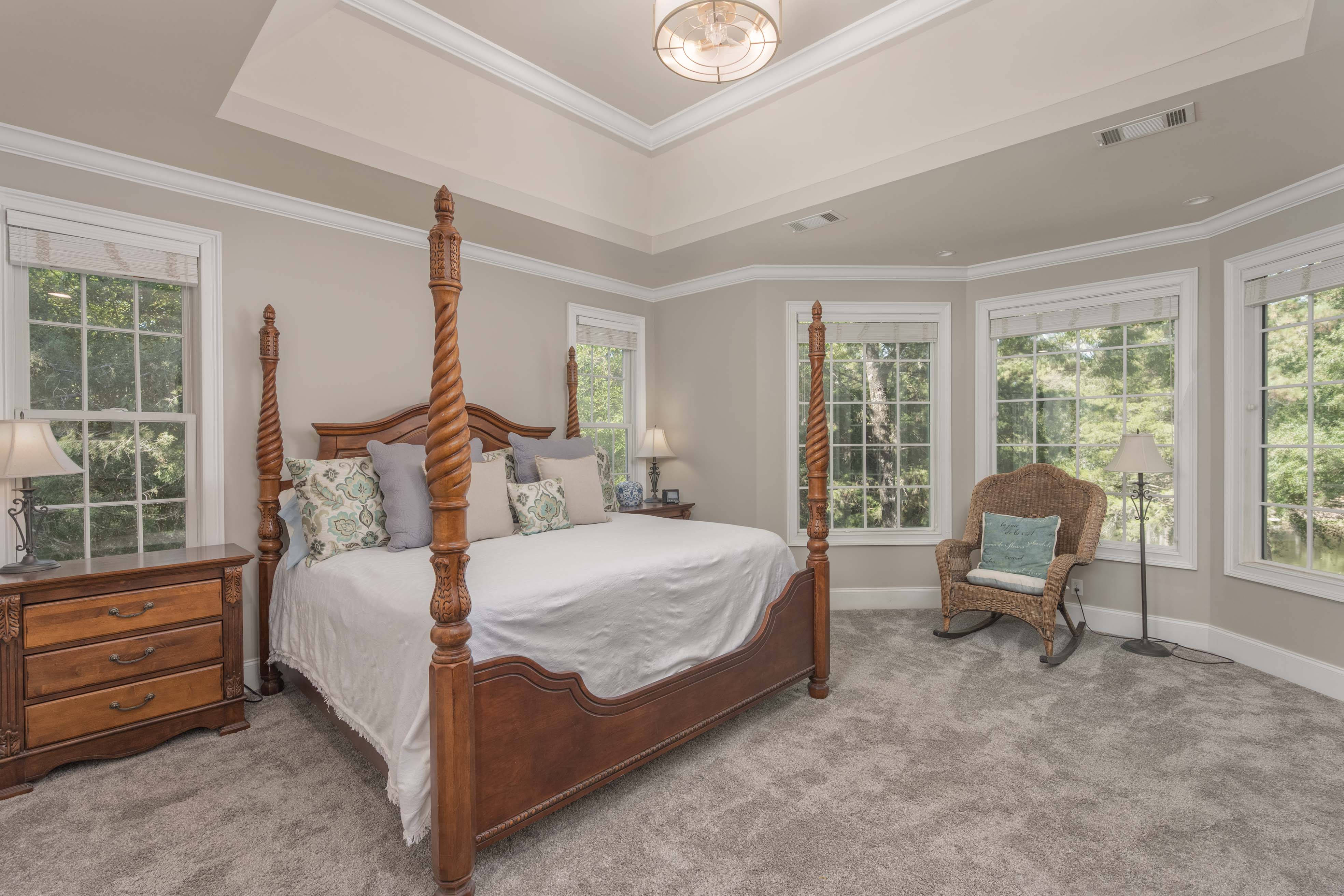 1011 Penfield Way image 11